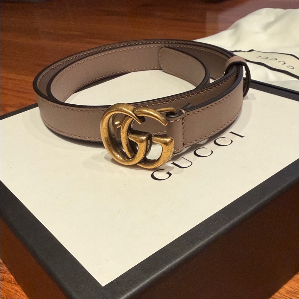 Gucci Women's pink Leather Belt with Gold Buckle